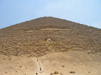 赤ピラミッド